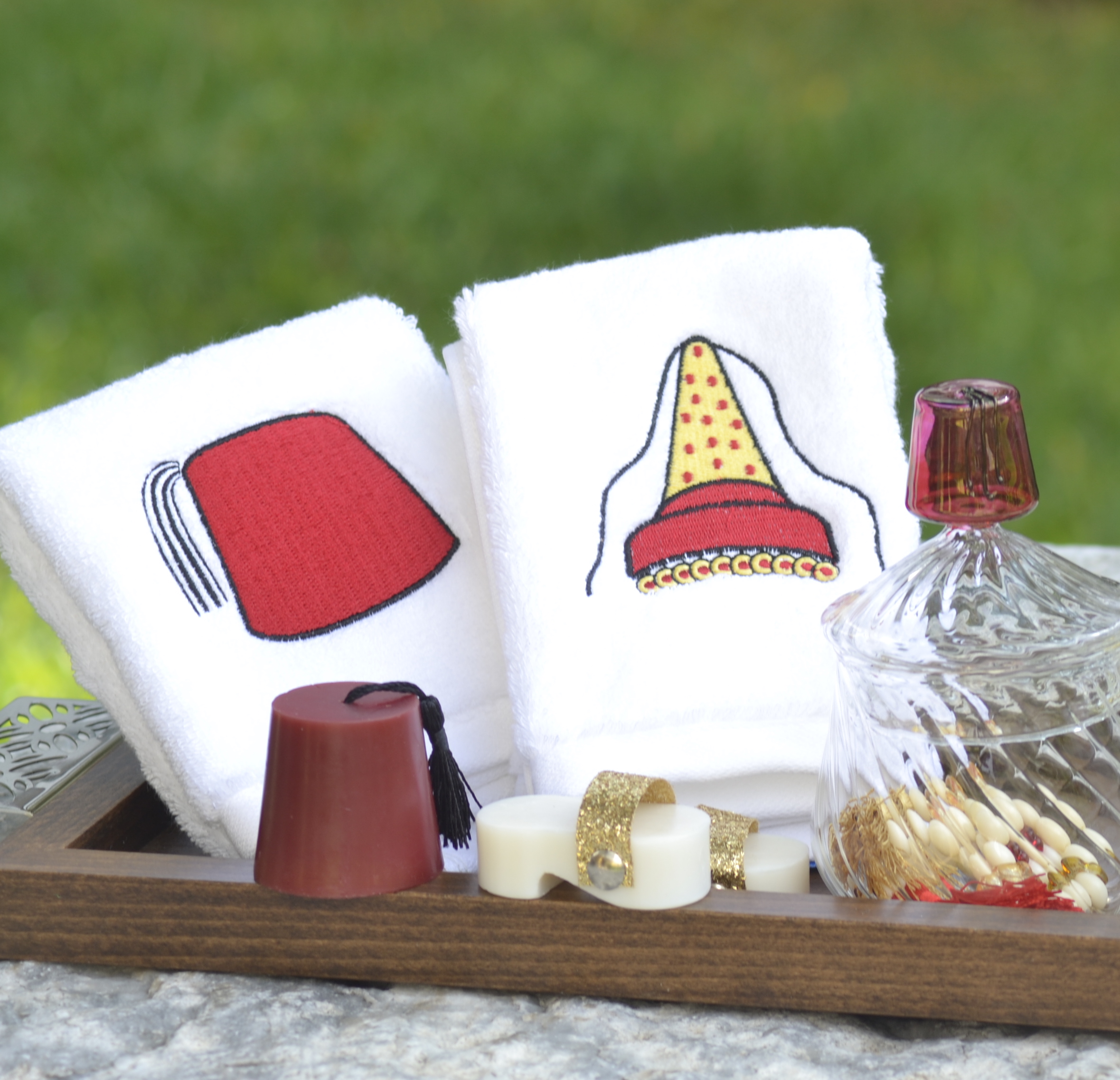 Tarbouch & Tantour (pair)